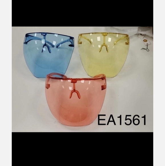 Custom items and purses and hats - Picture 11 of 16